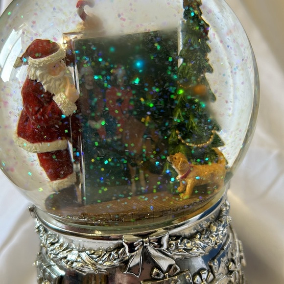 Christmas Snow Globe Music Box Picture Frame - Picture 5 of 9